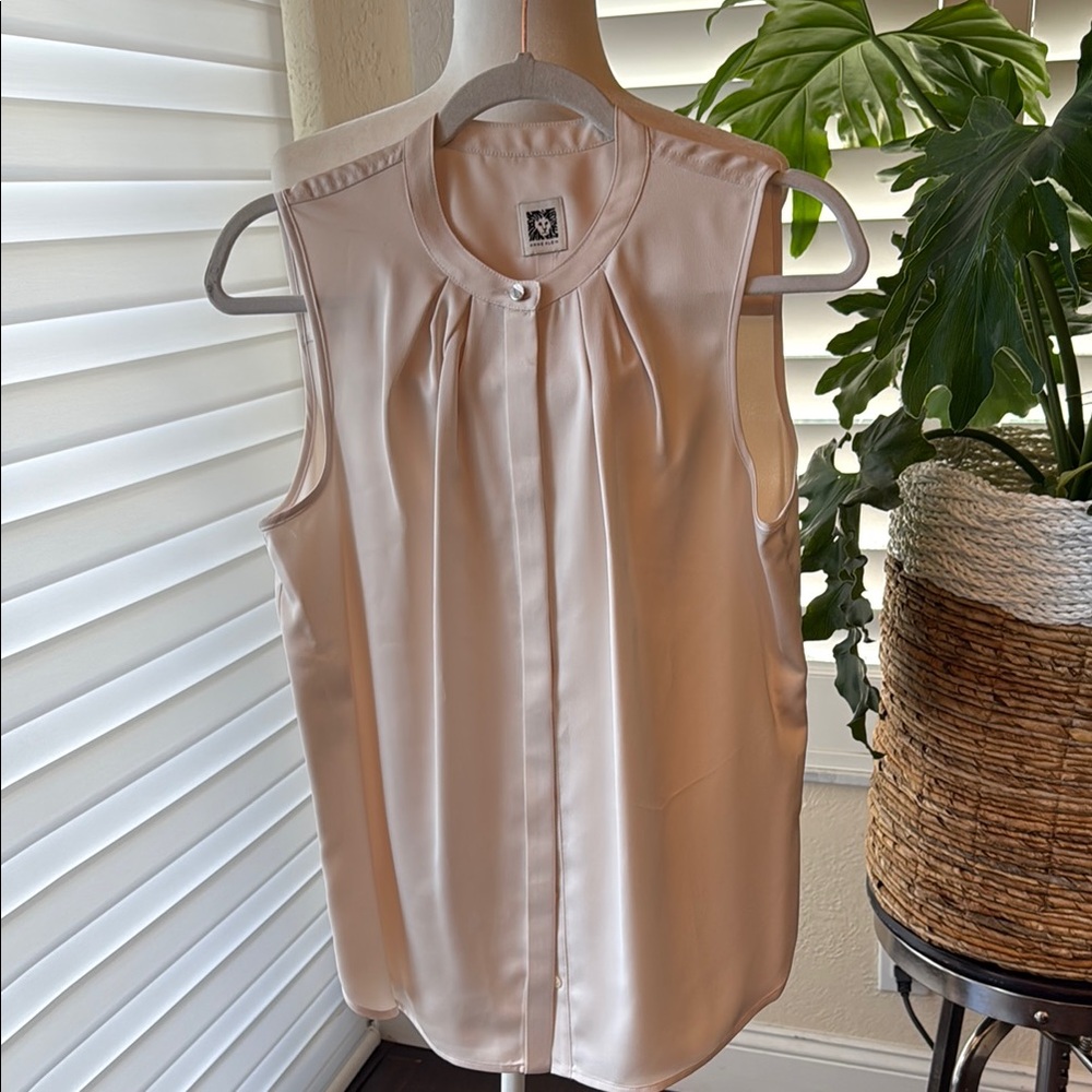Ann Klein Elegant Cream Sleeveless Blouse